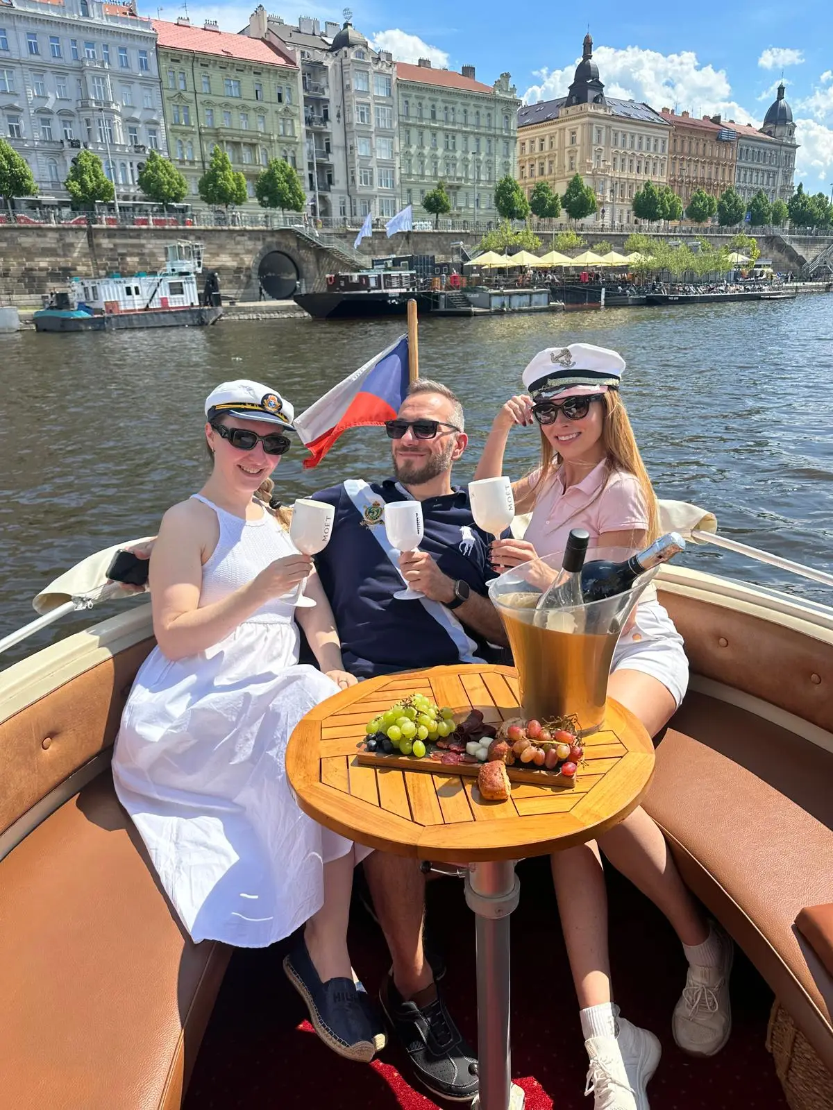 boat rental Prague